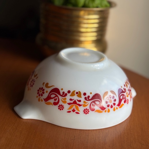 Pyrex 443 Mixing Bowl Retro Floral White Bowl with Red Orange Ovenproof Bowl MCM - Picture 2 of 13